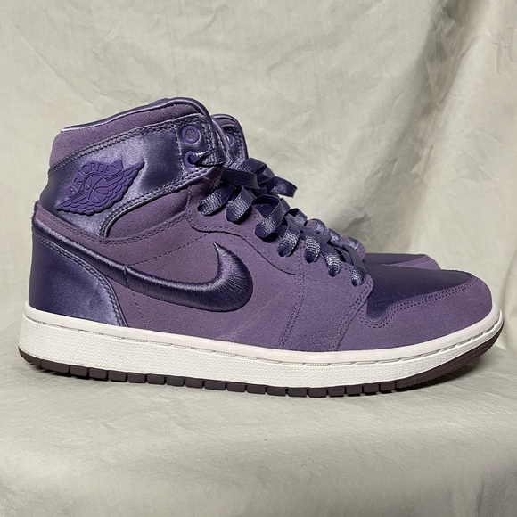 Nike Shoes - Nike Air Jordan 1 Retro High Season Of Her Purple Earth sz 9